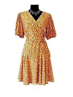 NINE WEST ~ Women’s v-neck short elastic sleeves belted lined dress size L